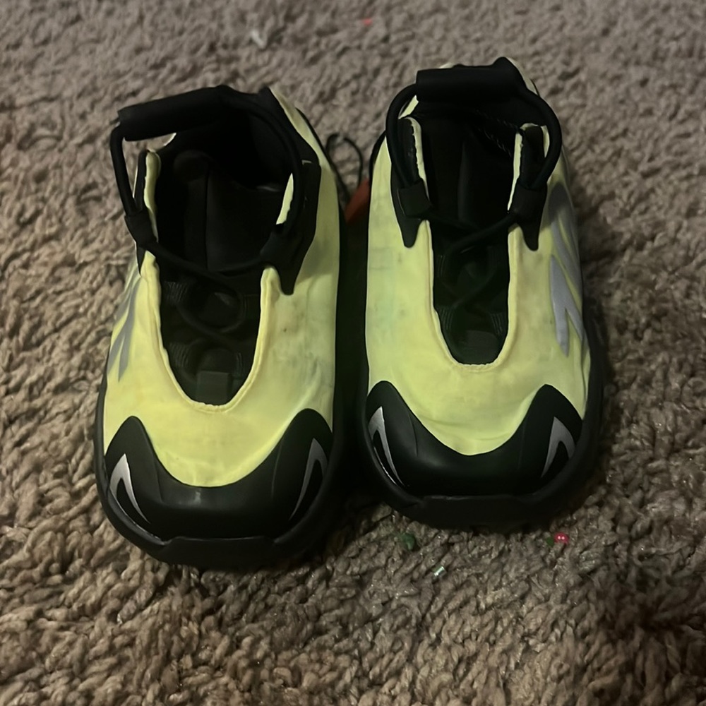 Yeezy 700